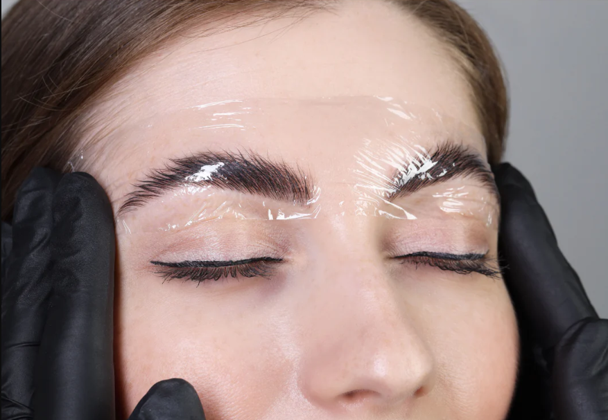 Brow Lamination: The Fluffy, Textured Brow Trend Taking Over