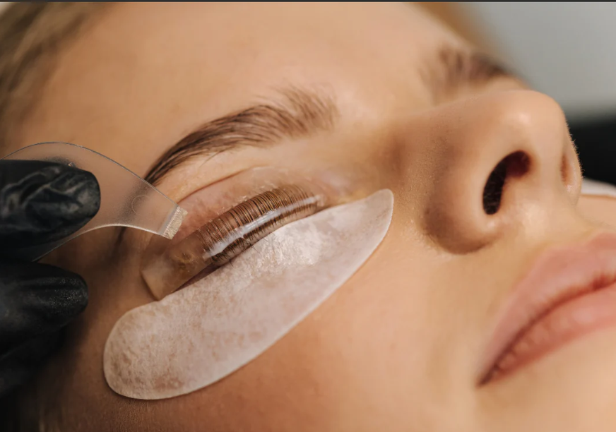 Lash Lift and Tint: Low-Maintenance Lashes for Everyday Glow